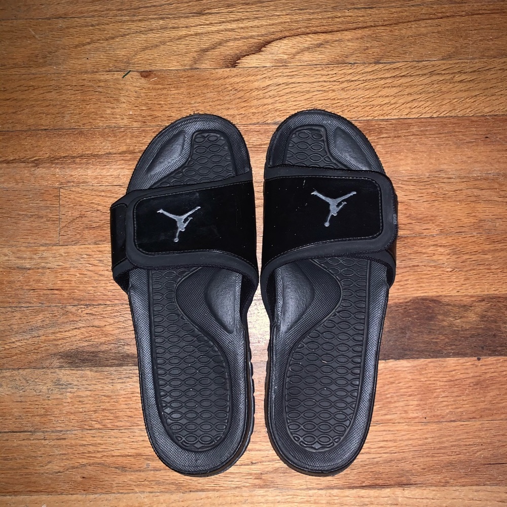 Black Jordan Slides